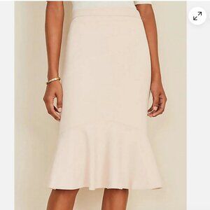 Ann Taylor Doubleweave Seamed Flounce Pencil Skirt Size 00